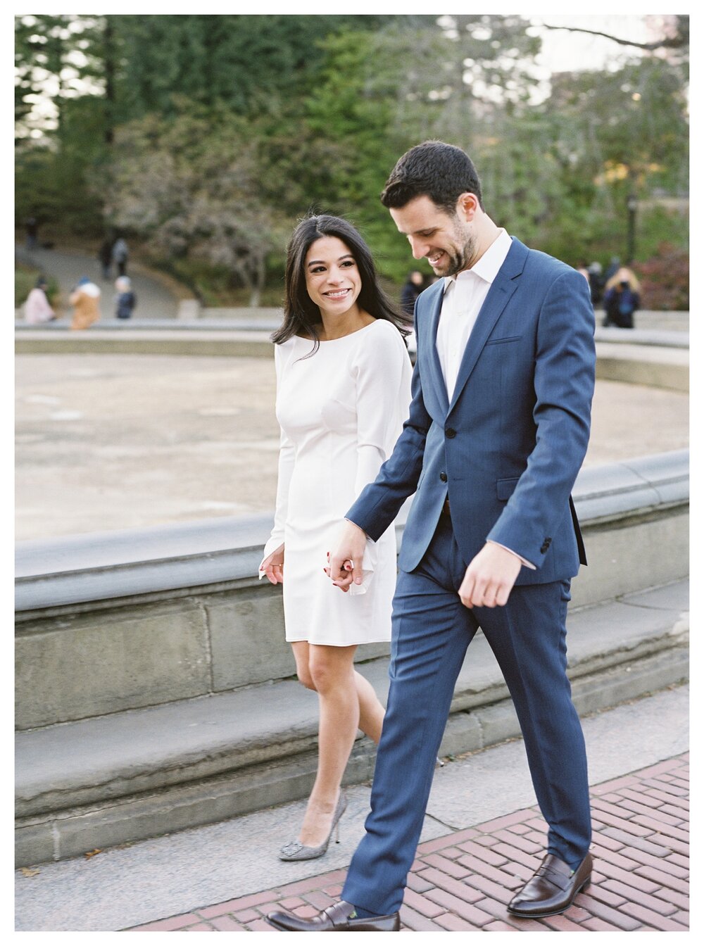  engagement session in central park, engagement photos in central park, engagement photos outfits, 