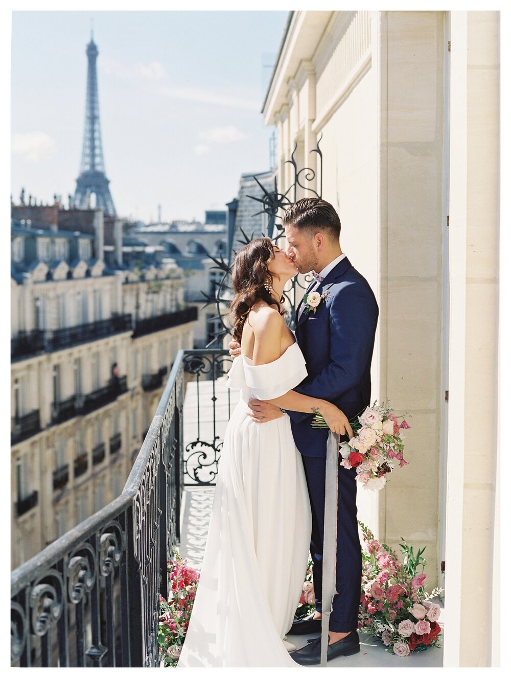  Paris wedding ,eiffel tower 