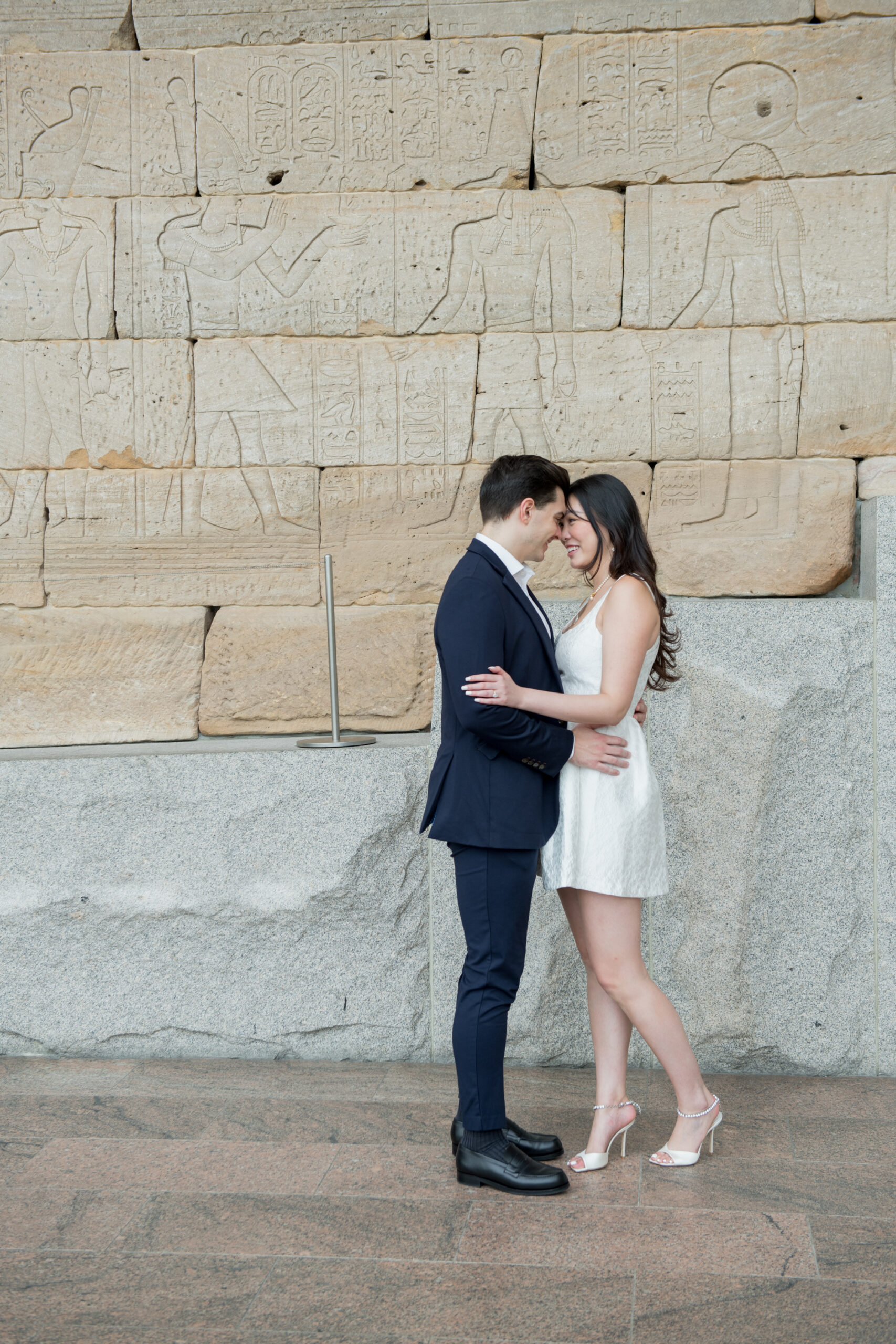 metropolitan-museum-of-art-engagement-anna-gianfrate-photography